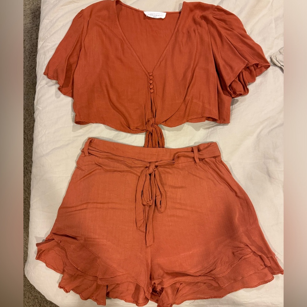 Cute orange flowy set!